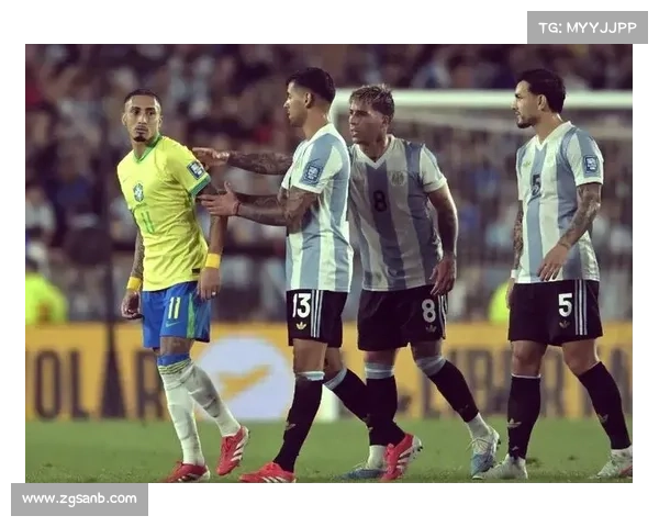 如何解读拉菲尼亚与阿根廷球迷之间的互动及其背后的情感和文化意义